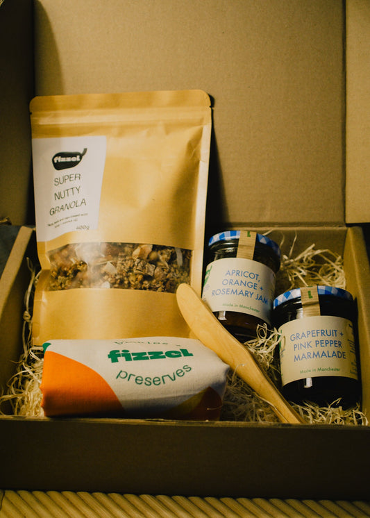 Gift box for breakfast, perfect for foodie friends. Granola, jam, marmalade. Makes a great christmas present